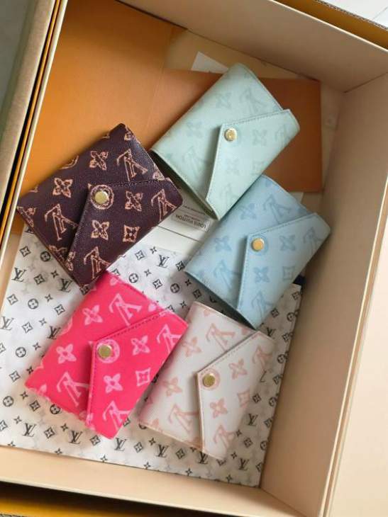 Picture of Louis Vuitton Wallets _SKUfw223910967fw